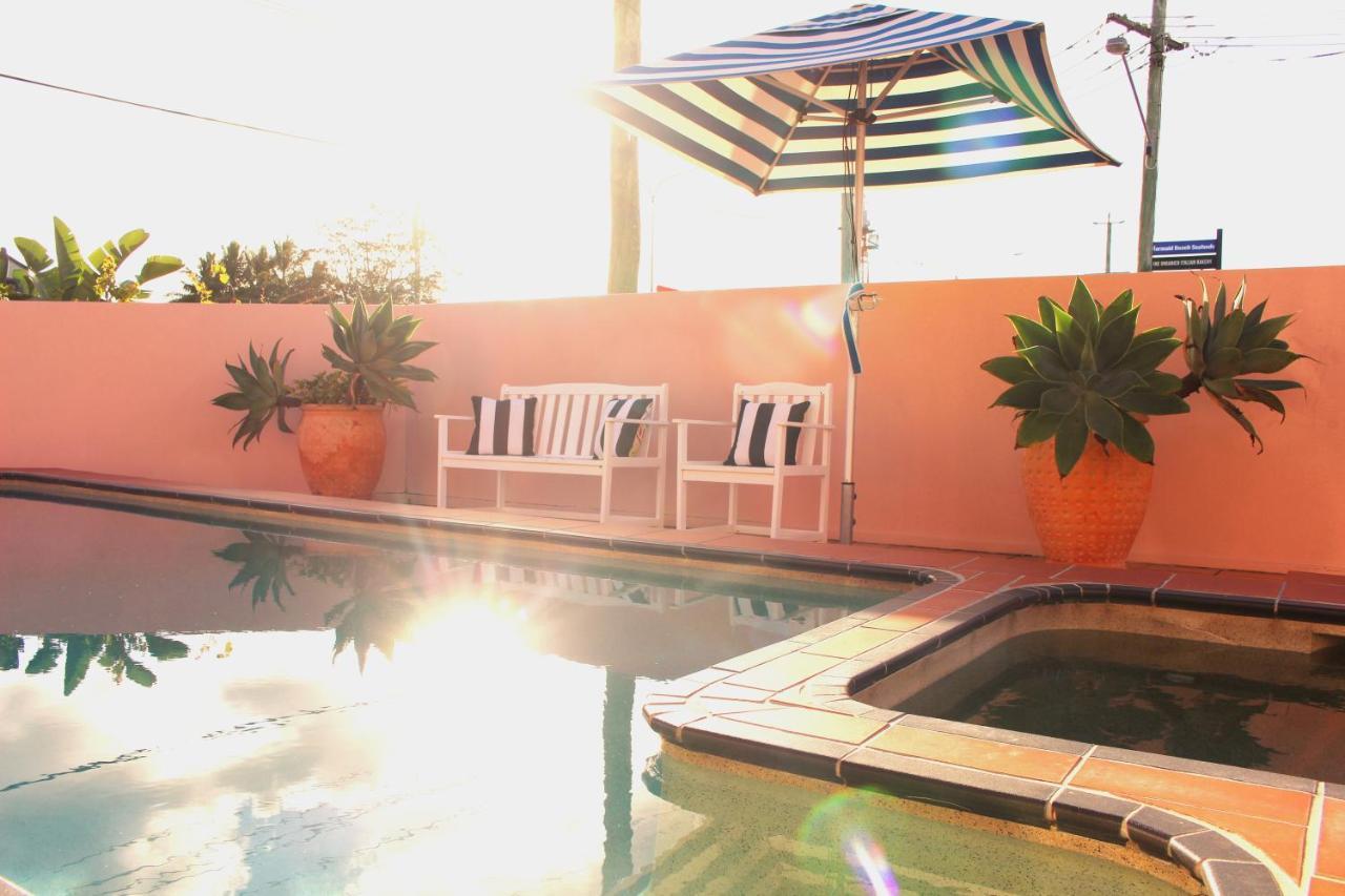Camden Motor Inn Mermaid Beach Екстериор снимка