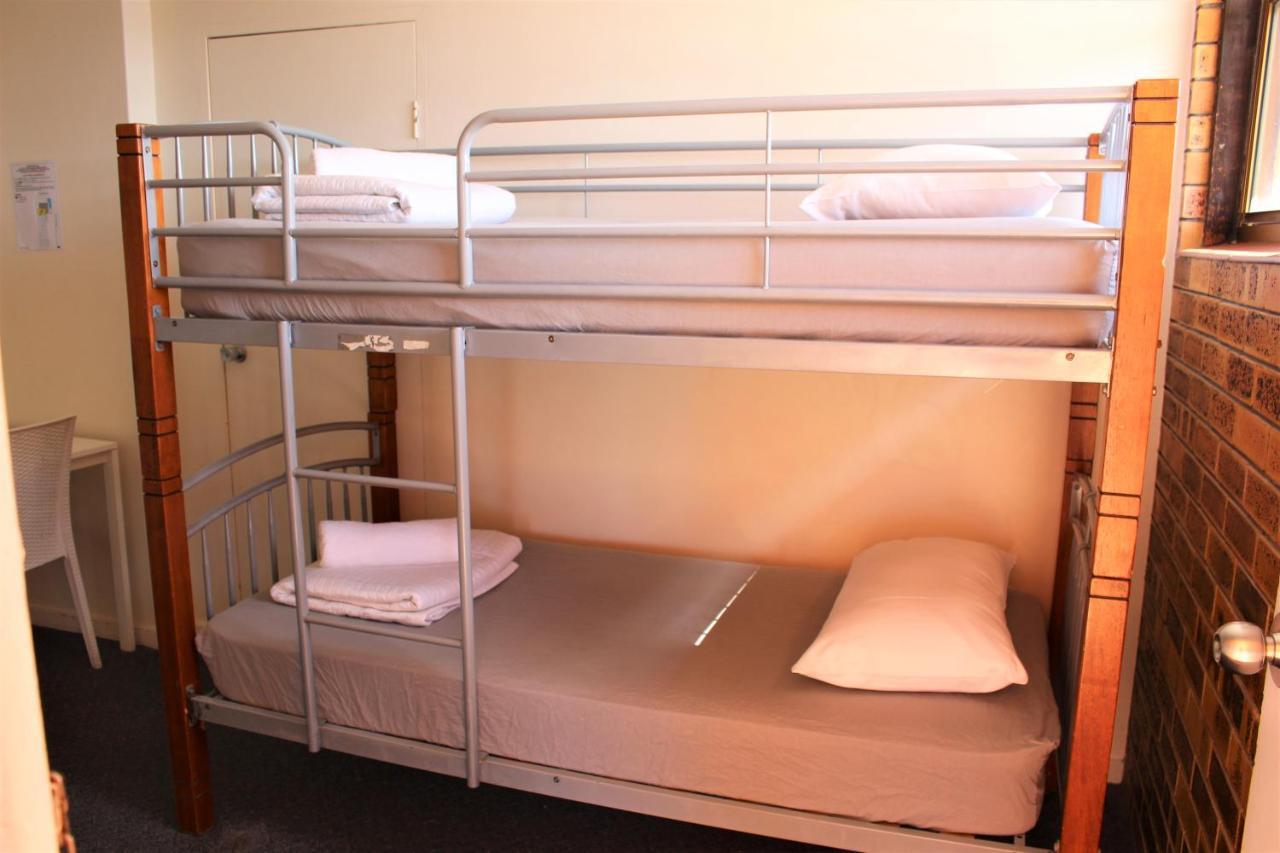 Camden Motor Inn Mermaid Beach Екстериор снимка