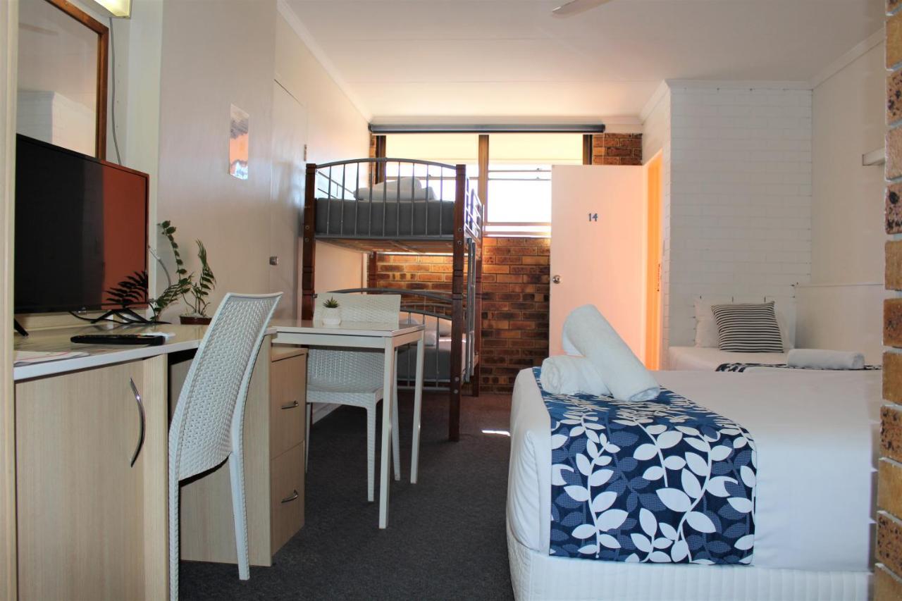 Camden Motor Inn Mermaid Beach Екстериор снимка