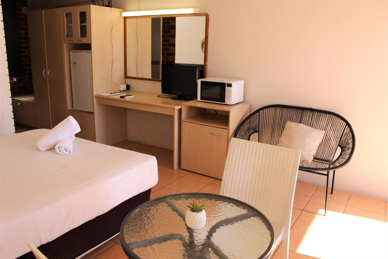 Camden Motor Inn Mermaid Beach Екстериор снимка
