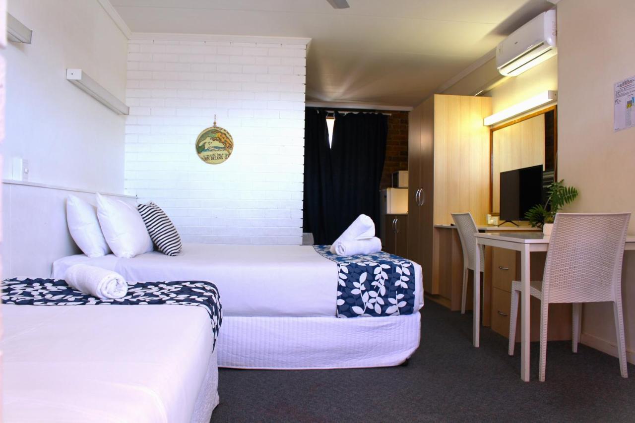 Camden Motor Inn Mermaid Beach Екстериор снимка