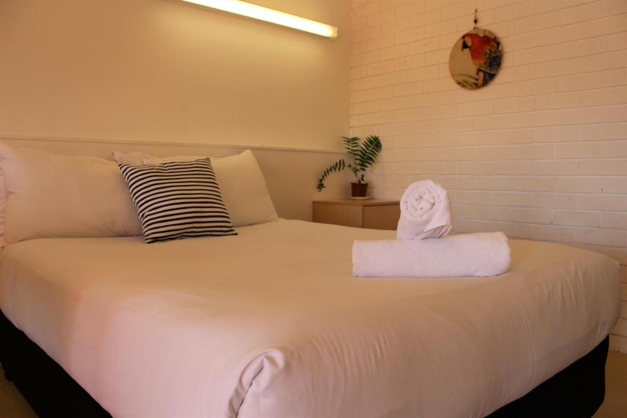 Camden Motor Inn Mermaid Beach Екстериор снимка