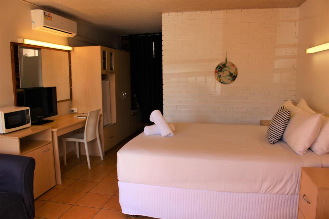 Camden Motor Inn Mermaid Beach Екстериор снимка